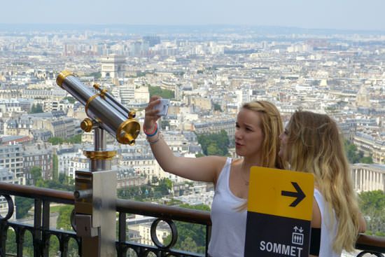 2e étage de la Tour Eiffel selfies