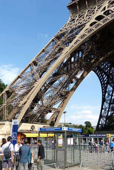 File d'attente internet Tour Eiffel