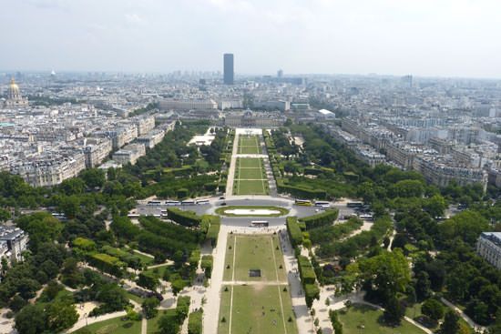 Tour Eiffel vue du 1er étage Champs de Mars