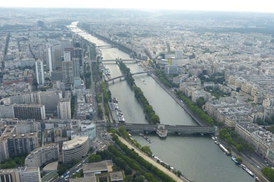 Tour Eiffel vue du 2e étage Seine