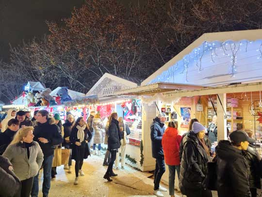 Stand forain Tuilerie Noël